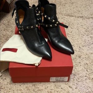 Valentino ankle Boots rock stud box black 38